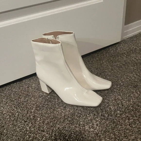 JOURNEE Haylinn Vegan Leather Booties - Picture 2 of 5